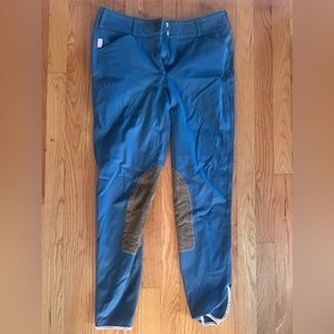 30 L Lake Blue with Vintage Patch. Mid rise. Front zip. GUC